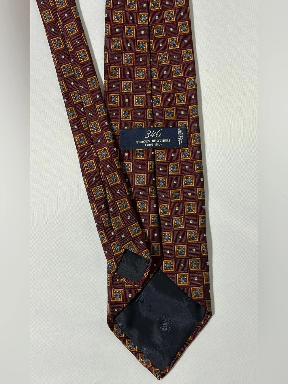 Brooks Brothers 346 Neck Tie Men's 100% Silk Gold Burgundy Geometric Excellent